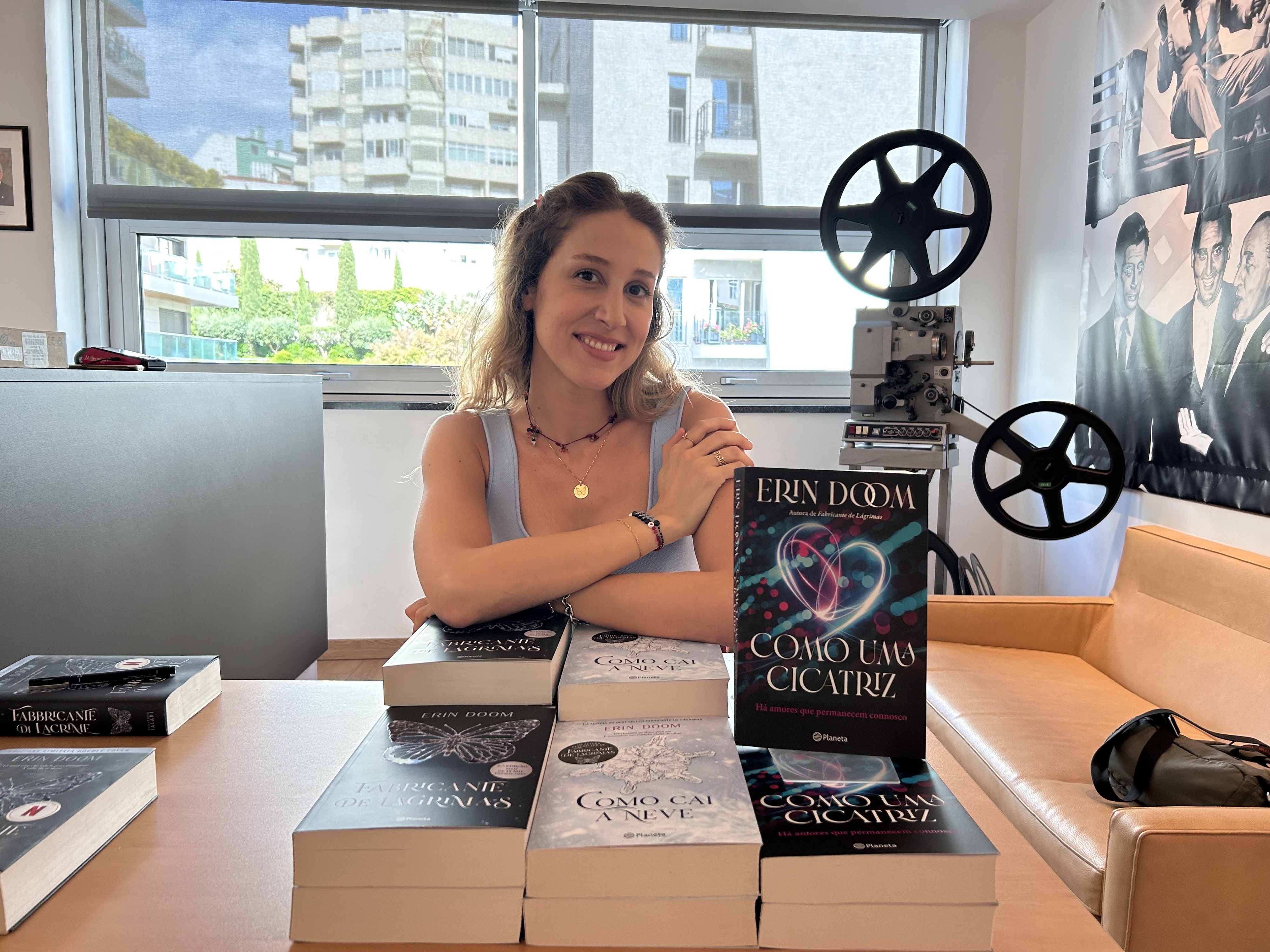 Autora de “Fabricante de Lágrimas” na Feira do Livro de Lisboa. “Não existe coração sem dor”