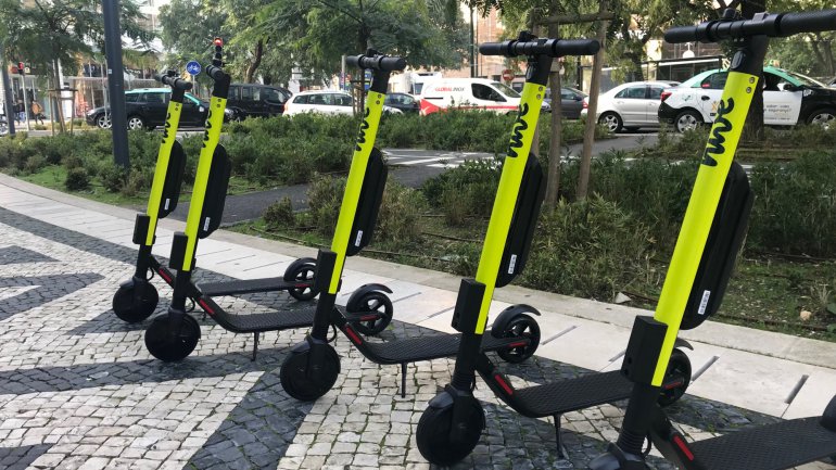 Vai ser possível andar de trotinete elétrica com o passe Lisboa Viva