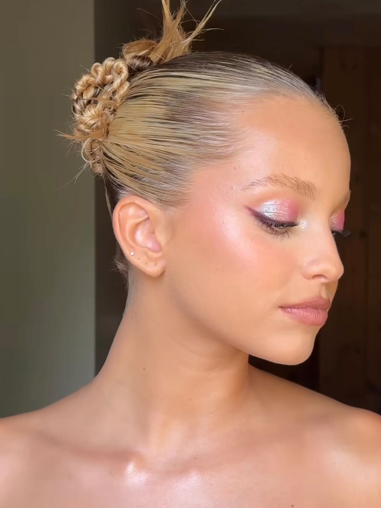 Magui Corceiro rendeu-se ao rosa. Dê cor à maquilhagem de verão com estas 10 sombras brilhantes (desde 4,99€)