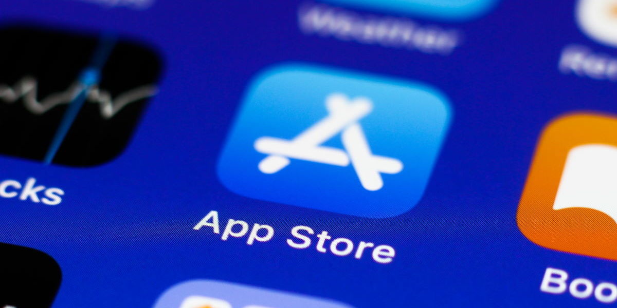 Mais pressão sobre a Apple na Europa. Taxas e abusos no mercado das apps em destaque