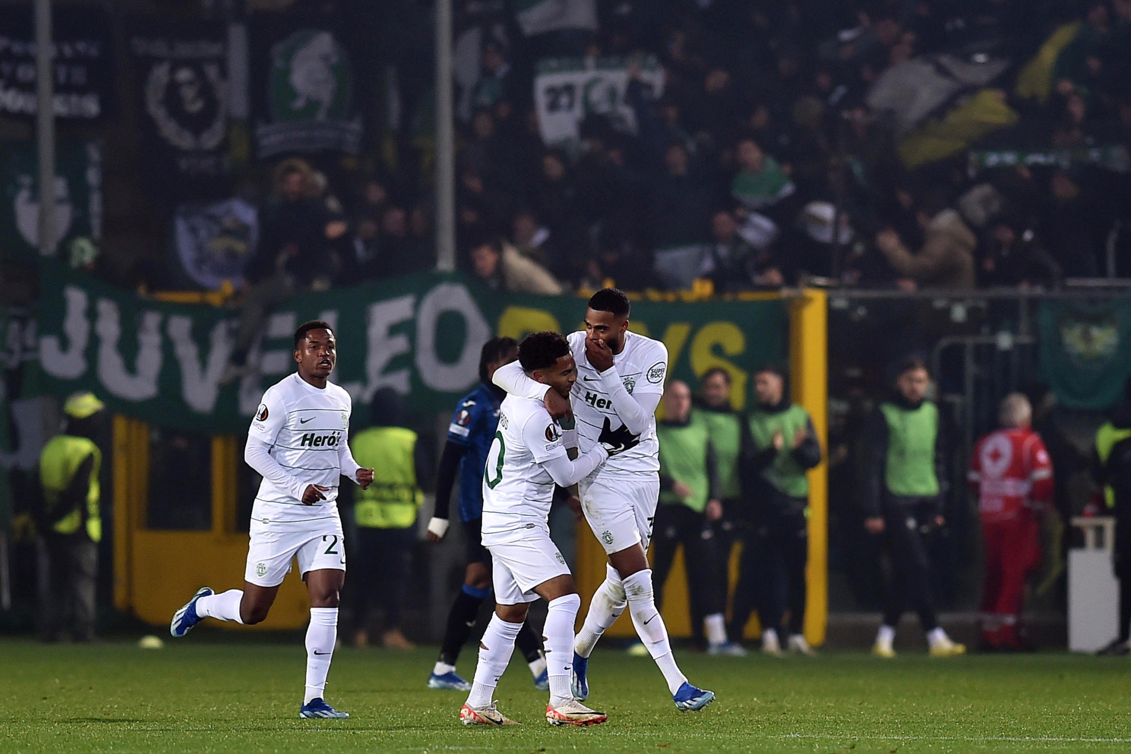 Edwards ainda fez magia, mas Sporting não evita 'tubarão' da Champions