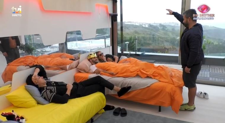 Em Portugal, fazer a saudação nazi é, aos olhos da lei, um crime?