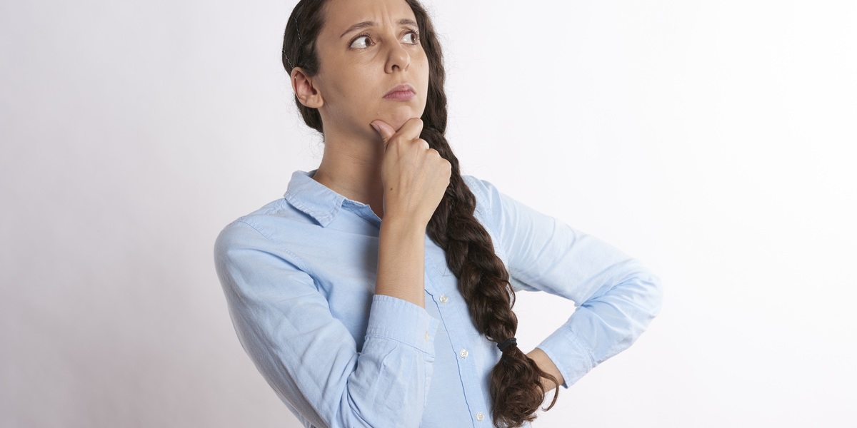 Nutricionista - Moniele Cunha - O cheiro do sangue da menstruação não deve  ser forte, nem ruim. O mal odor, na verdade, é na maioria das vezes  responsabilidade do absorvente. O plástico