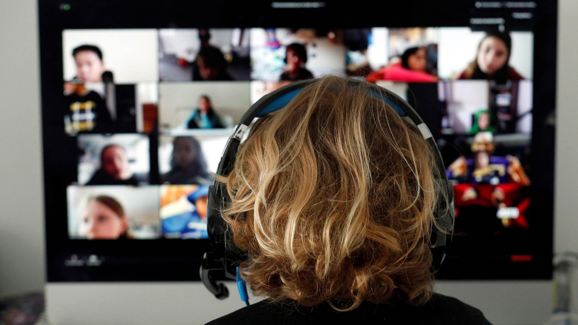 Escola Digital: atraso na entrega dos computadores e meios obsoletos criticados pelo Tribunal de contas