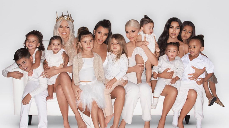 Kim Kardashian oferece malas da Louis Vuitton às bebés da família