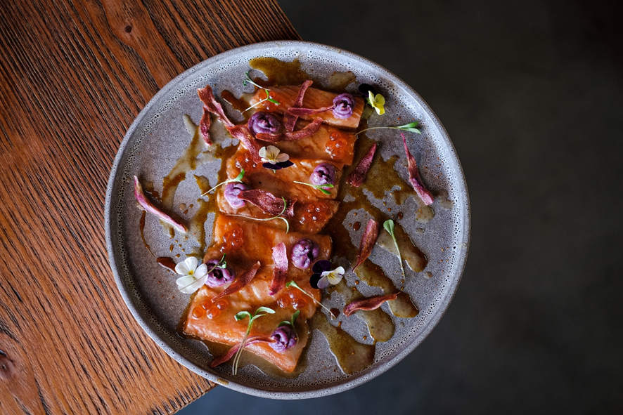 O Izanagi brincou com o fogo e não se queimou. Conheça a nova carta de verão deste japonês