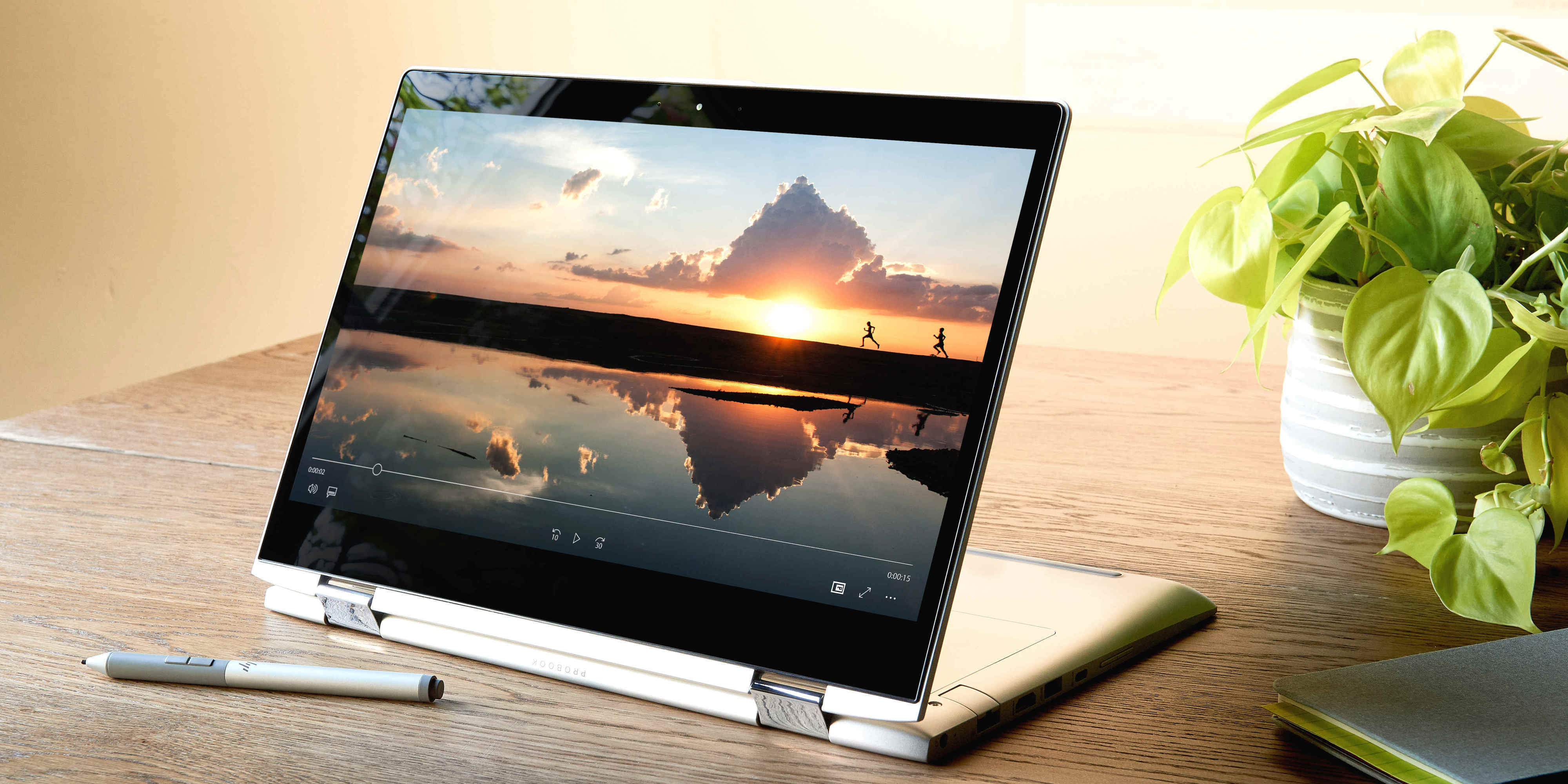 HP apresenta novo convertível para “profissionais em movimento”