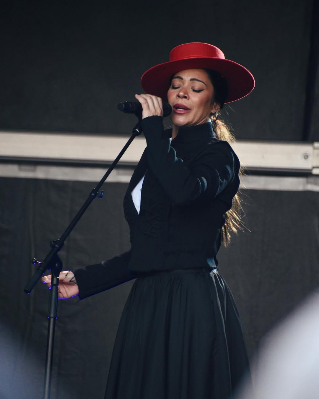 5 anos depois, Raquel Tavares está de volta para espetáculo em nome próprio. Recorde o que afastou a cantora da música