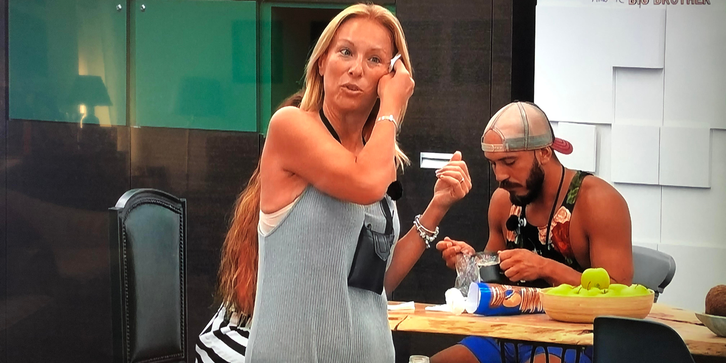 “BB2020”. Teresa revoltada com mulher que foi chamar-lhe “cobra” e “velha”. “Vá lavar a roupa e tratar da casa