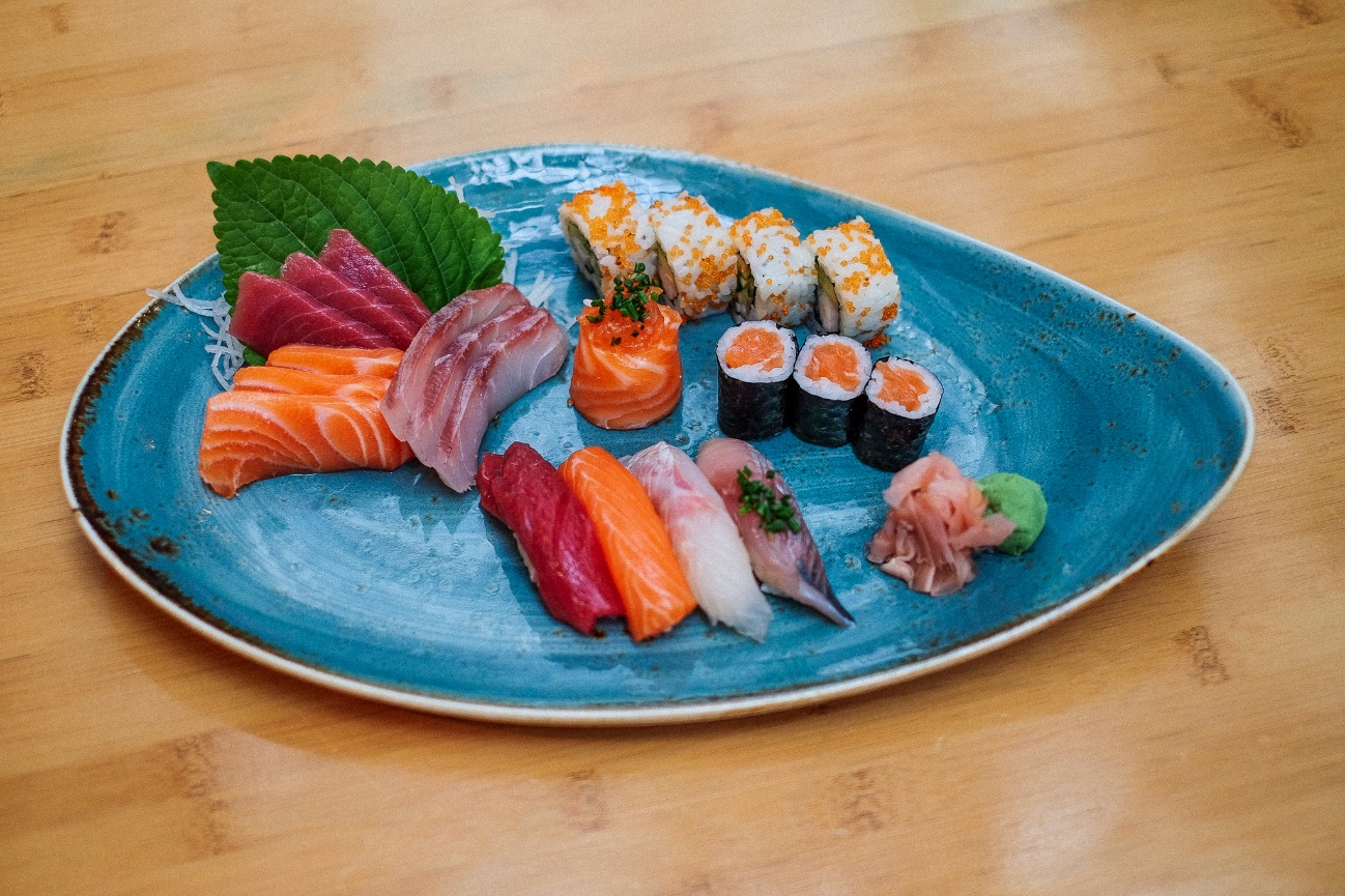 Pausas no trabalho para comer sushi? O SushiCafé de Oeiras tem um novo menu de almoço