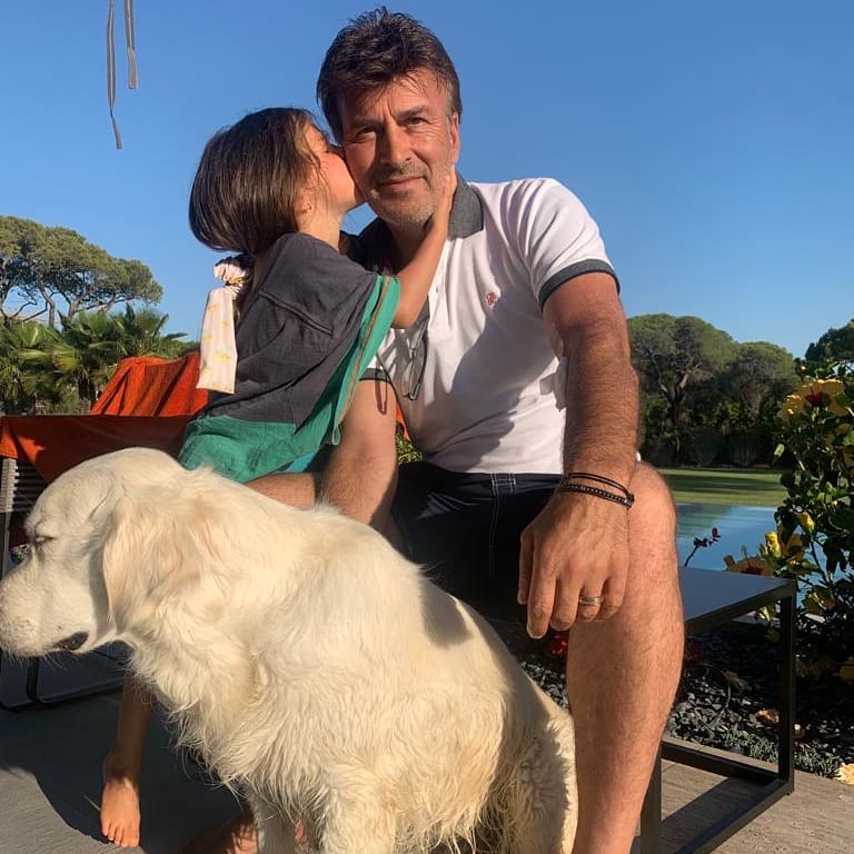 Após alta, Tony Carreira agradece a todos e confirma concerto