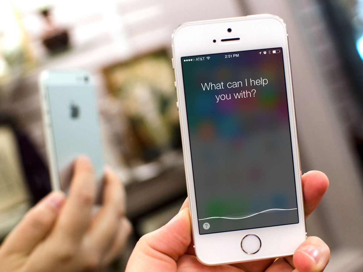 Siri grava conversas privadas e casais a fazer sexo