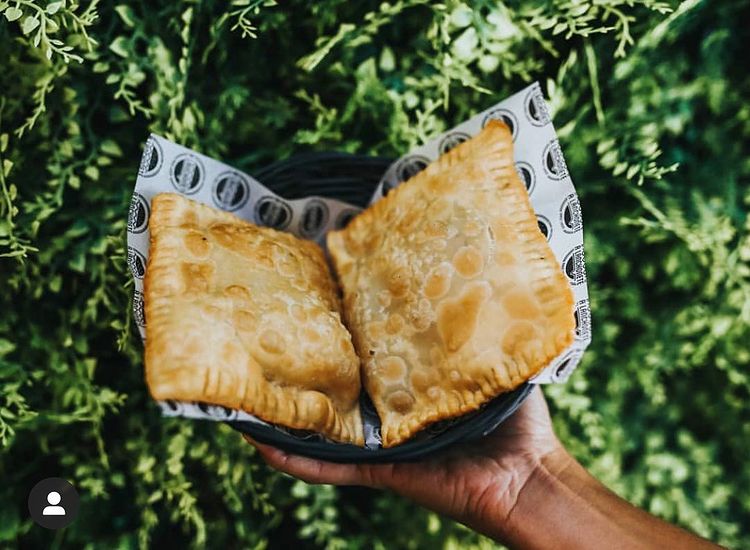 Ouvir samba com uma caipirinha na mão e um pastel na outra? Até ao final do ano, é n’A Lanchonete