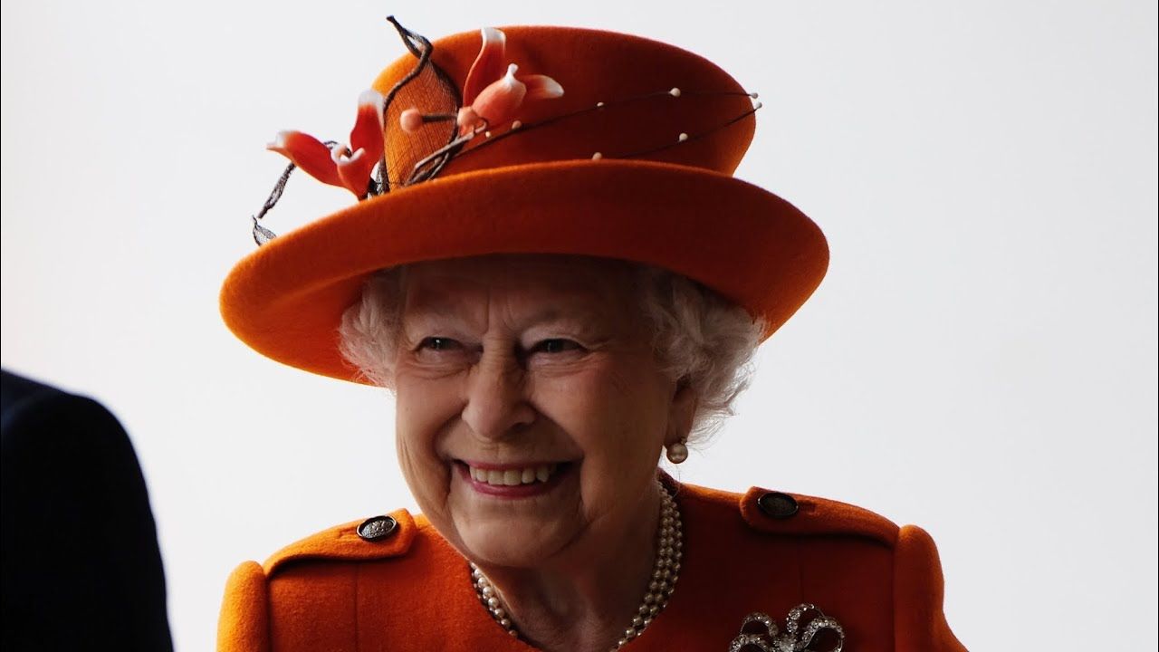 Isabel II não vai ao batizado do filho de Harry e Meghan