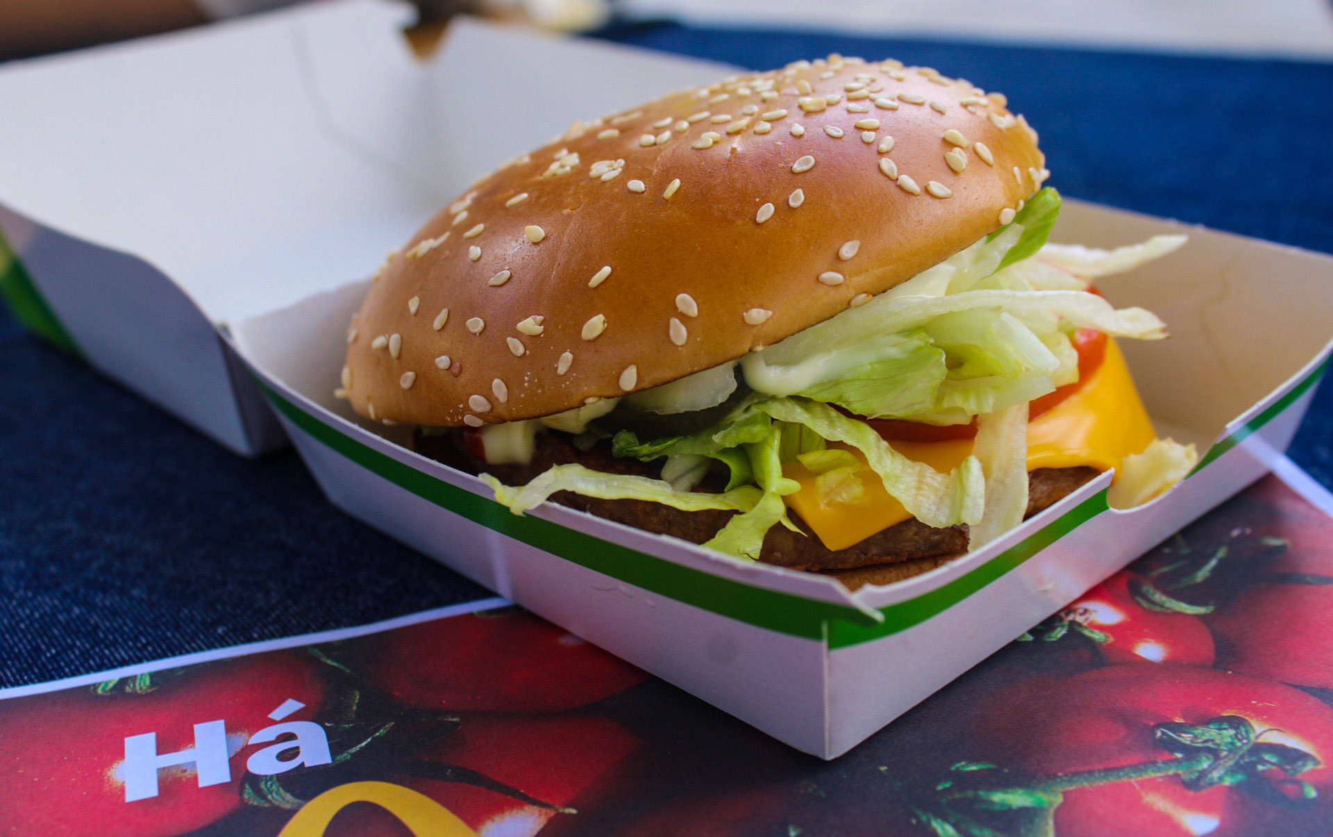 McPlant. Fomos provar o novo hambúrguer vegetariano McDonald’s (que já pode comprar)