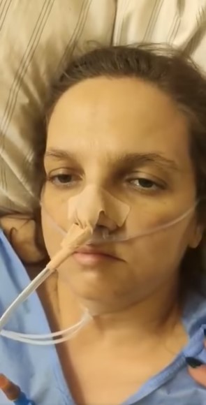 Mulher morre após uma semana com feto morto no ventre. Lei polaca impediu que fosse salva