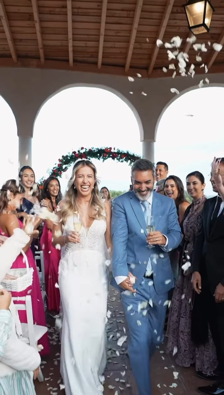 Henrique Sá Pessoa e Samanta Soares já estão casados. Espreite as fotos da cerimónia