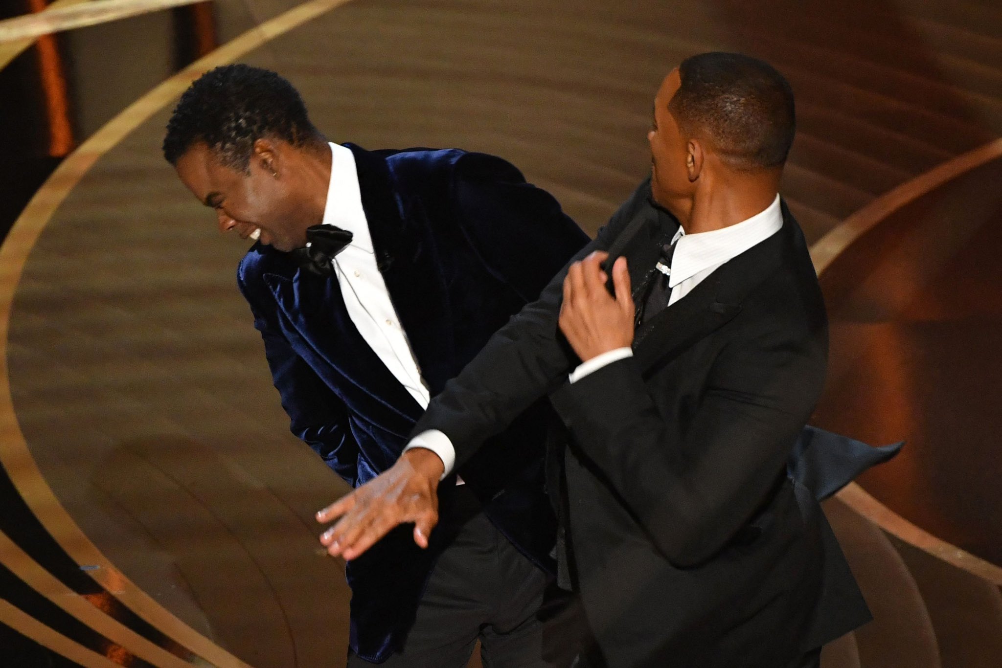 Will Smith “envergonhado e magoado” depois de Chris Rock abordar o estalo dos Óscares em novo espetáculo