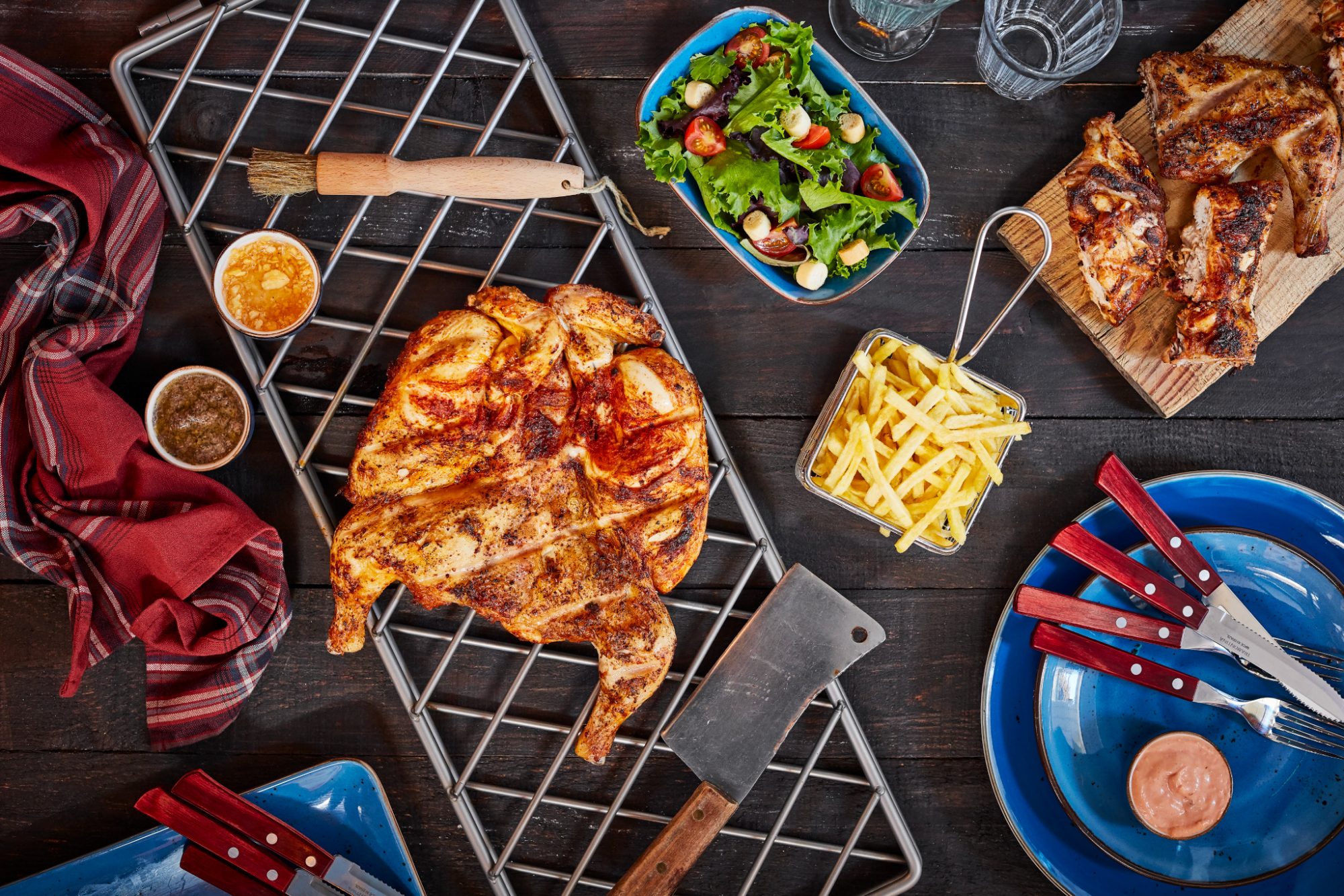 Bairrista. Frangos assados chegaram ao Lumiar e vêm com novos molhos e acompanhamentos