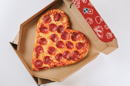 Estas pizzas amorosas em forma de coração são boas e baratas. Desconto chega aos 50%