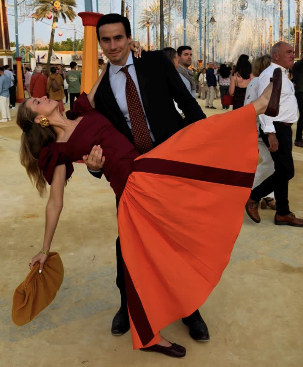 Mia de Queiroz arrasa com conjunto colorido (e perfeito para os casamentos de verão). Saiba de onde é