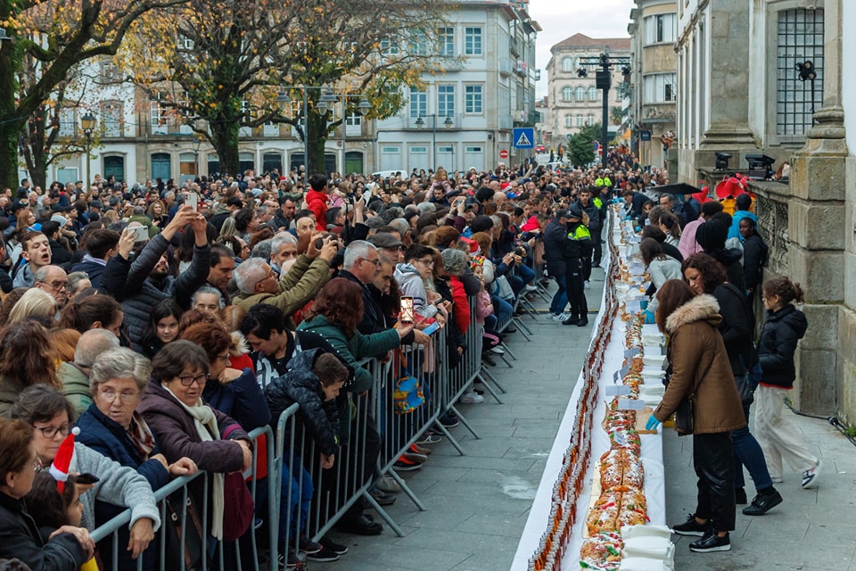 Esta cidade vai oferecer bolo-rei à população (e também vai dar favaítos). Saiba onde