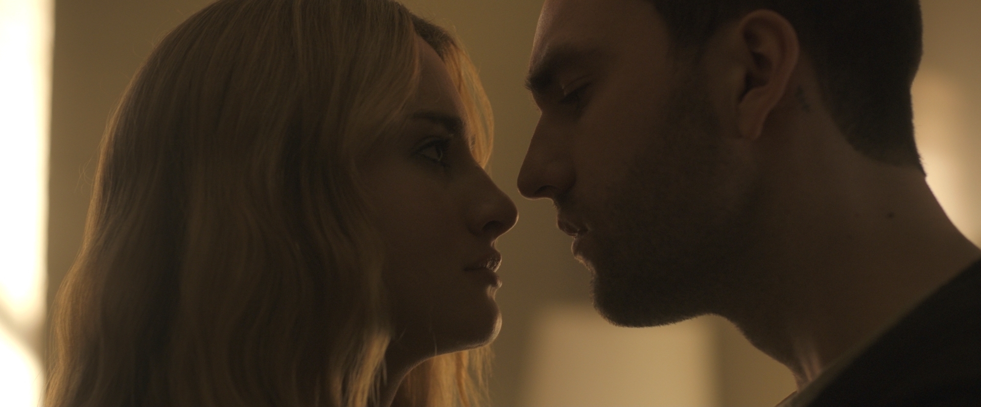 A série “Tell Me Lies”, sobre uma relação tóxica, vai prendê-lo ao ecrã. Veja o trailer da nova temporada