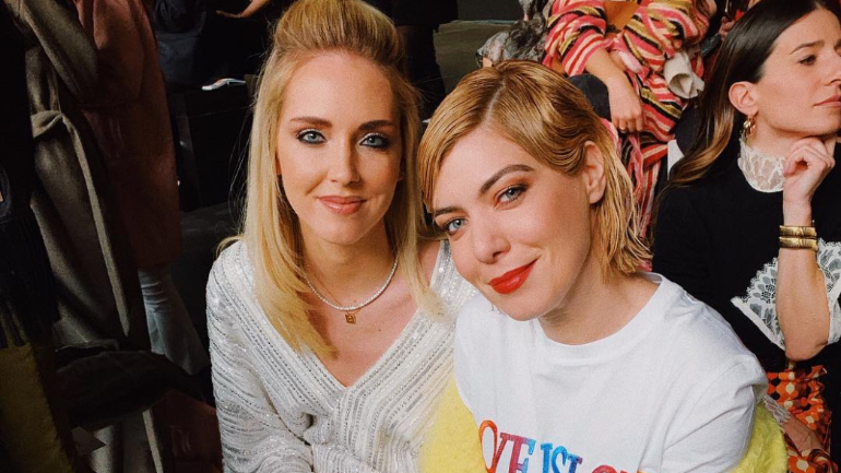 Raquel Strada tira foto com Chiara Ferragni em Milão