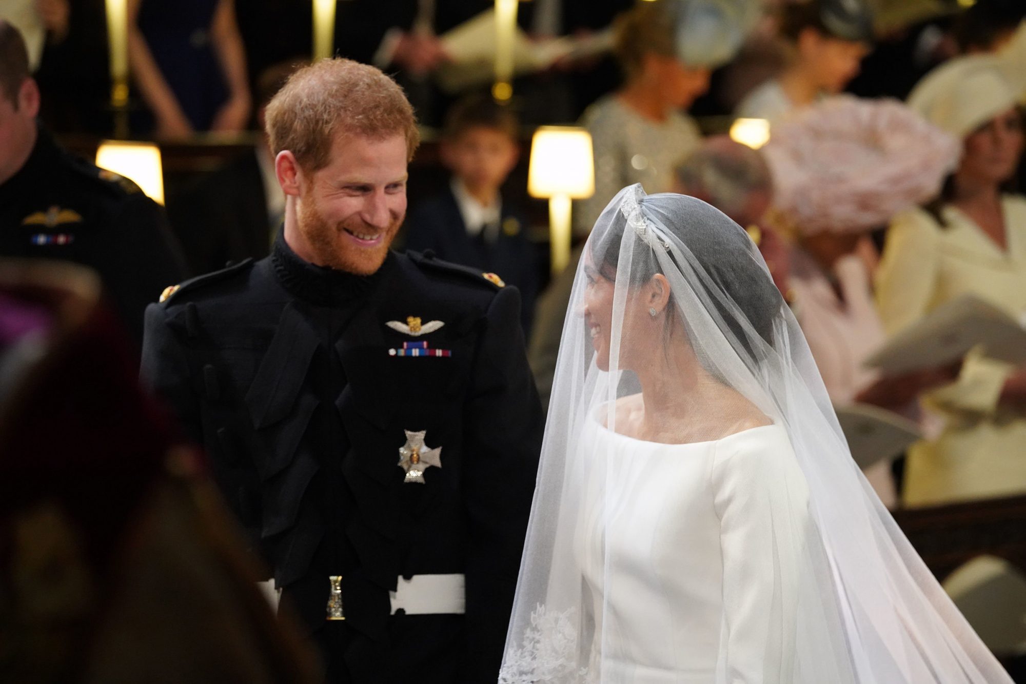 O que é que Harry disse a Meghan no altar? Um leitor de lábios explica