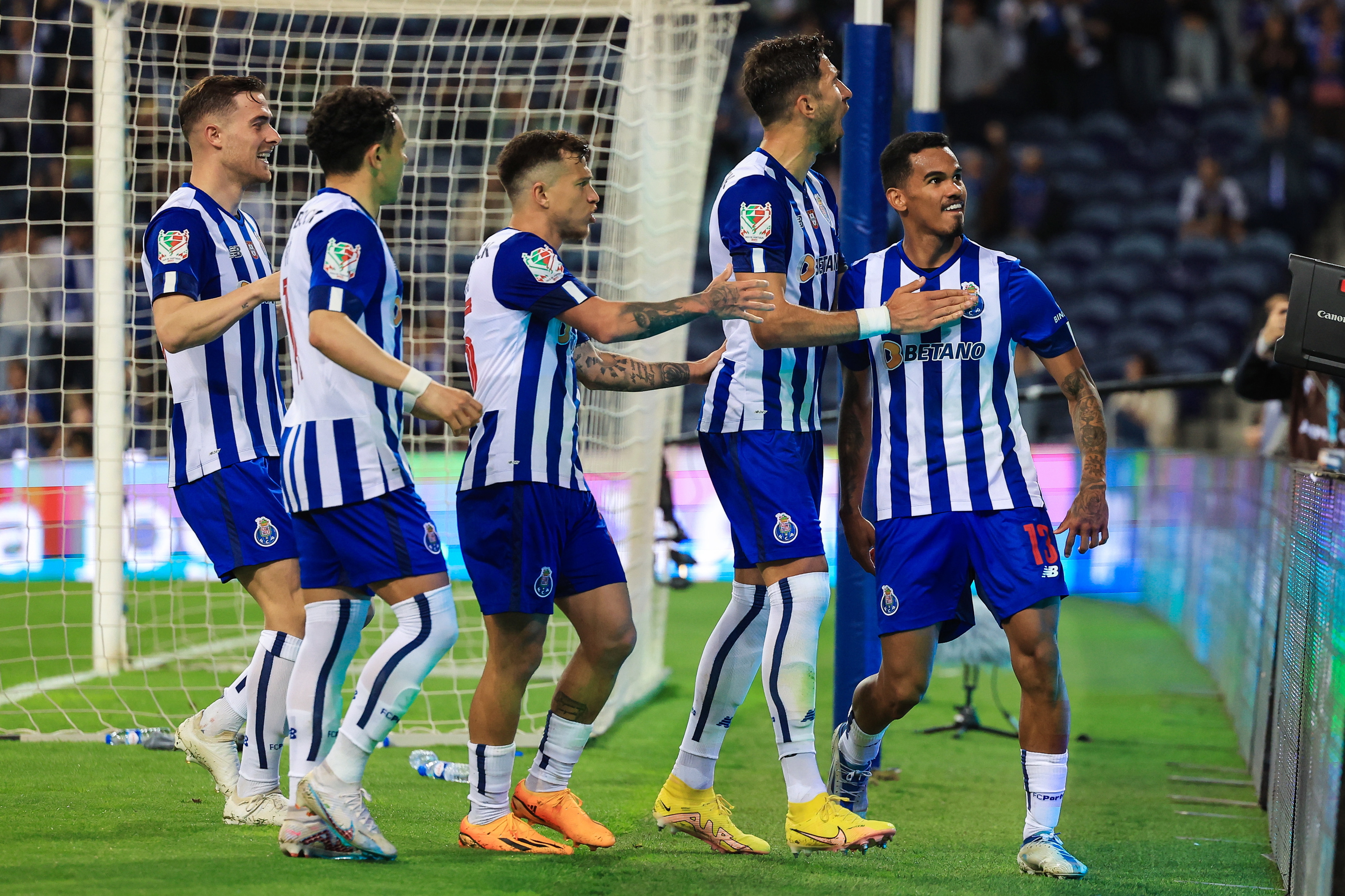 Benfica e FC Porto garantidos na Champions 2023/24: as equipas já apuradas