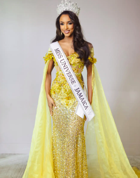 Miss Jamaica ficou gravemente ferida após queda em palco. Rumores apontam que membro da organização terá culpado a concorrente