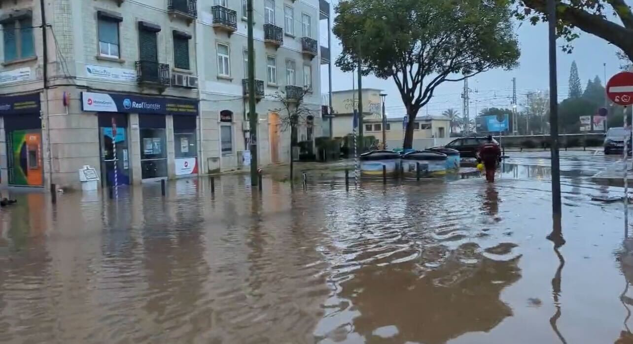 Estradas e túneis cortados, escolas fechadas. Proteção Civil apela para que a população fique em casa