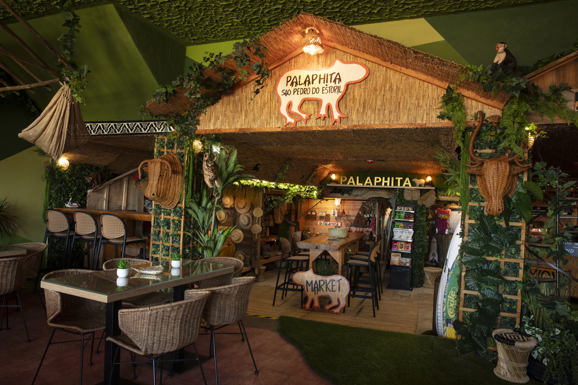 Este novo espaço inspirado na Amazónia funciona como restaurante e mercearia (e tem quase 100 opções)