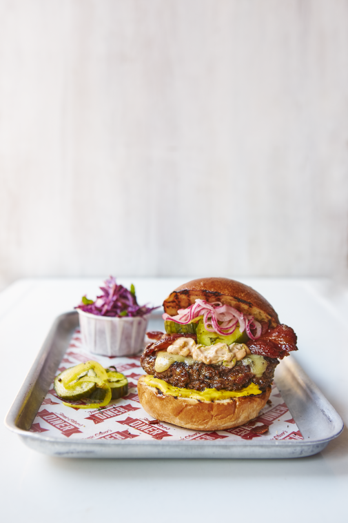 Jamie Oliver lança serviço no Uber Eats — com hambúrgueres, nachos e barbecue