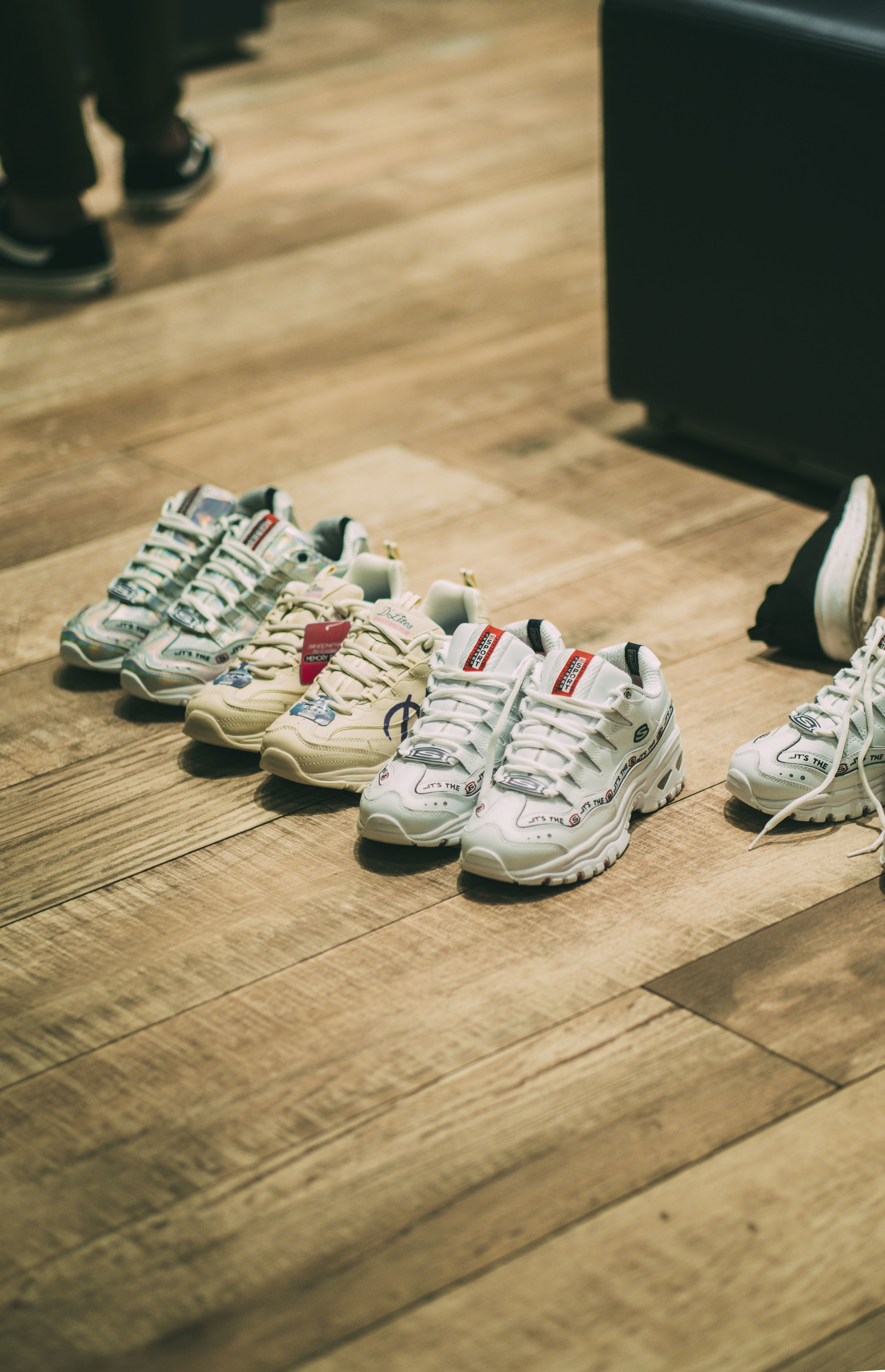 Skechers tem nova coleção inspirada em 1999. Descubra 14 chunky sneakers que vão invadir as lojas