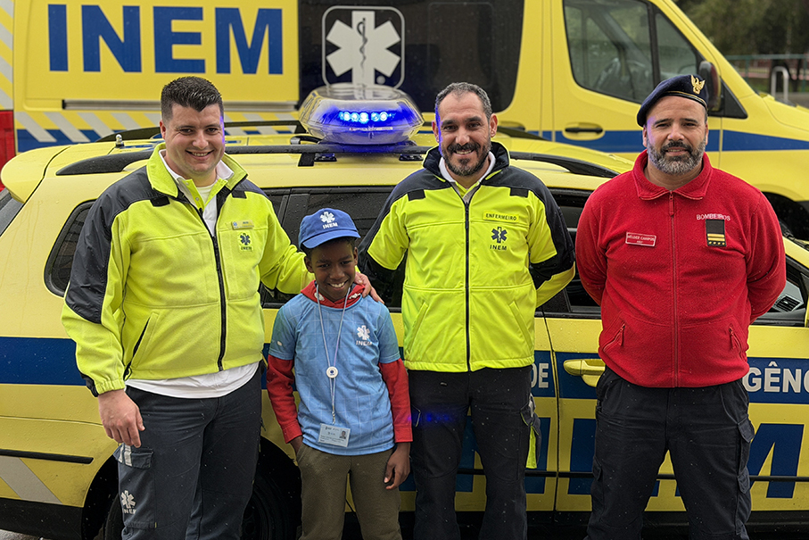 Veja o vídeo emocionante do encontro de Rodrigo, o herói que salvou a mãe, e o assistente do INEM