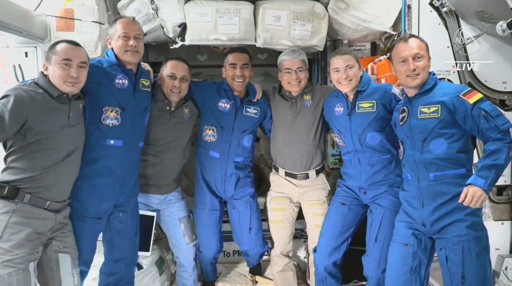 Astronautas da Crew-3 já estão na Estação Espacial e agora vai começar a missão de 6 meses