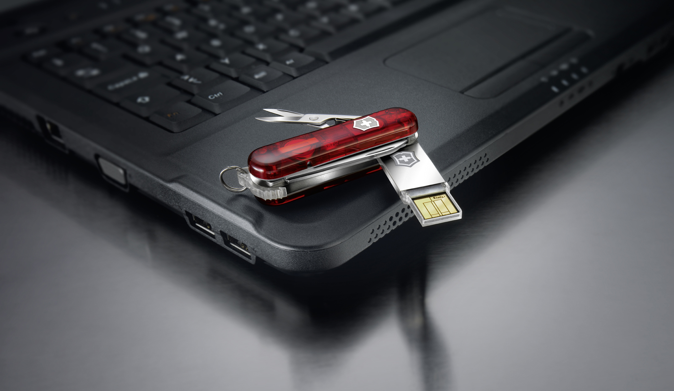 Montra TeK: 4 canivetes multiusos com um toque tecnológico