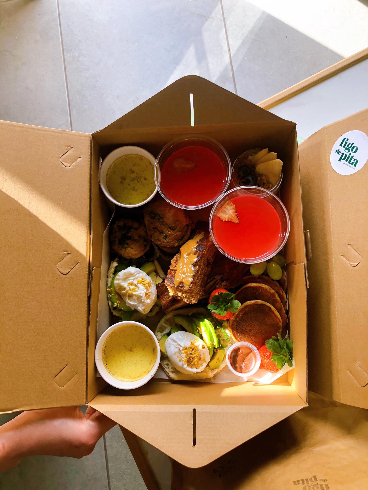 Um restaurante para comer em casa. O brunch com banana bread do Figo de Pita, Olhão