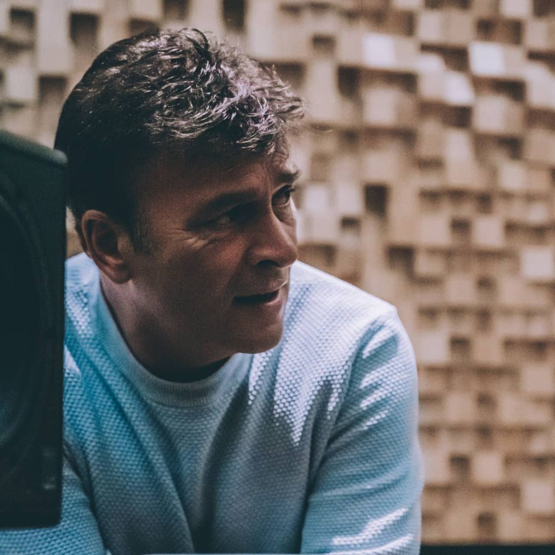 Equipa de Tony Carreira confirma internamento. Cantor está “bem de saúde”