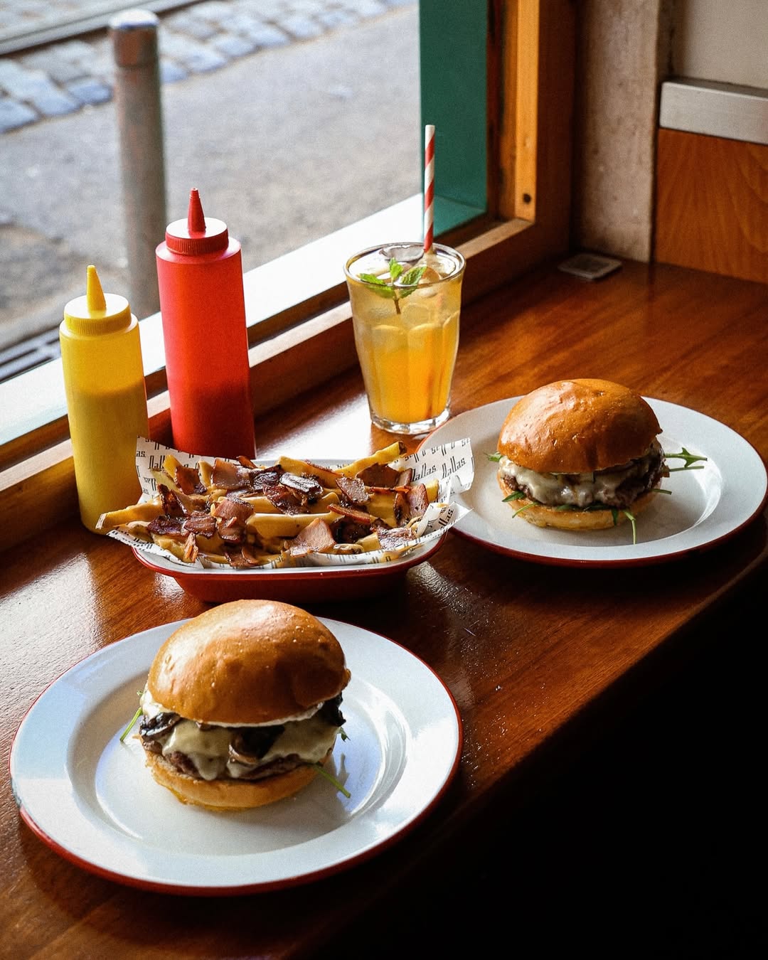 Dallas Burguer. Os hambúrgueres mais suculentos têm uma nova loja (e com batatas fritas grátis)