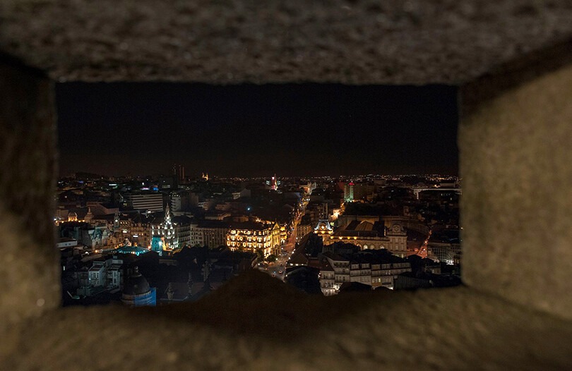 Clérigos by Night. Já pode voltar a subir ao topo da Torre à noite e ter a melhor vista do Porto