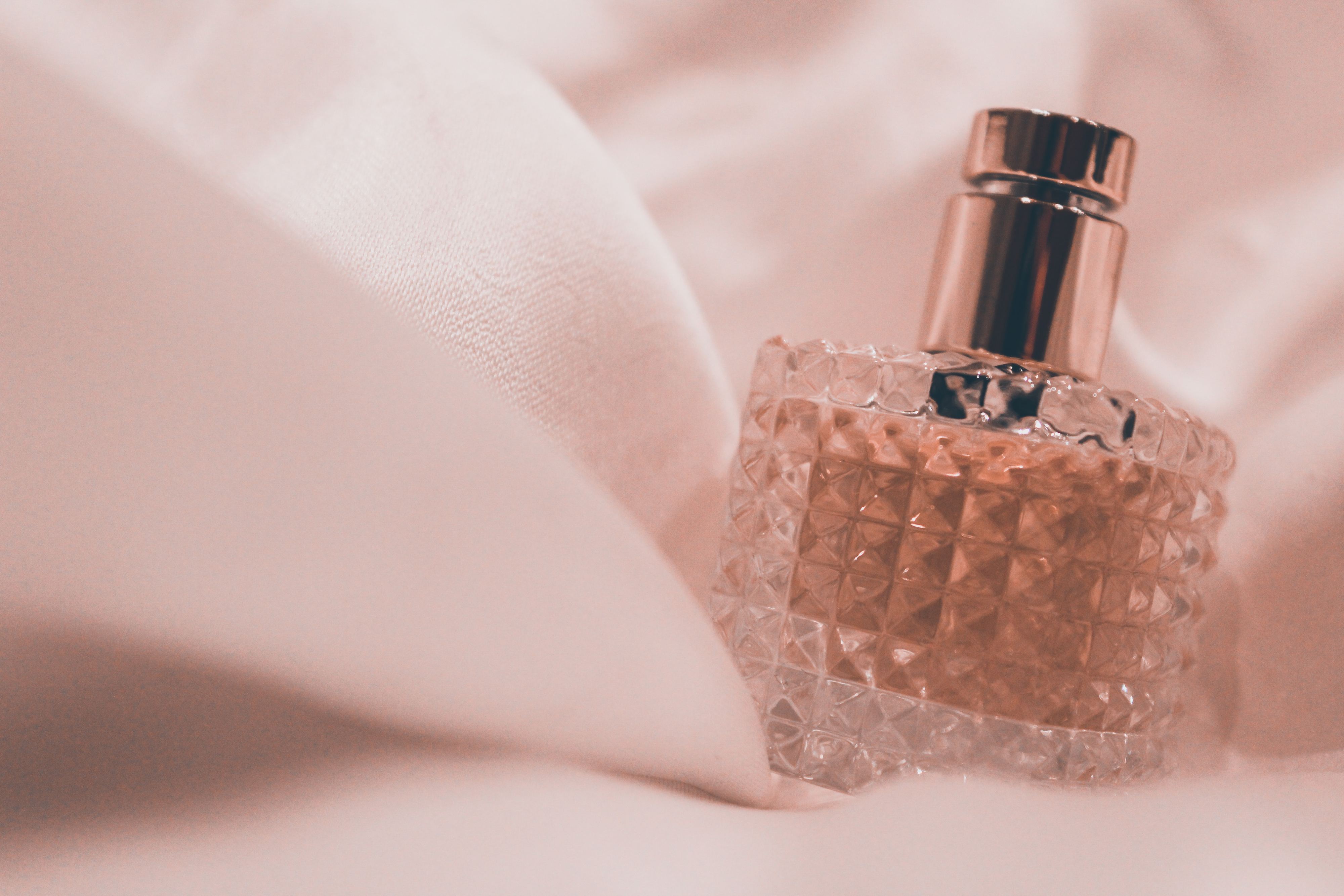 20 perfumes até 50€ para oferecer este Natal