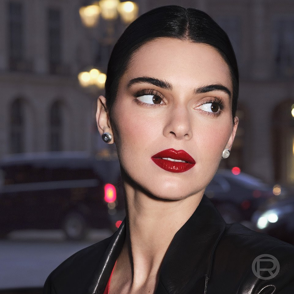 Cor intensa e brilho de milhões. Tem de ver estes novos batons da L’Oréal Paris (que duram até 16 horas)