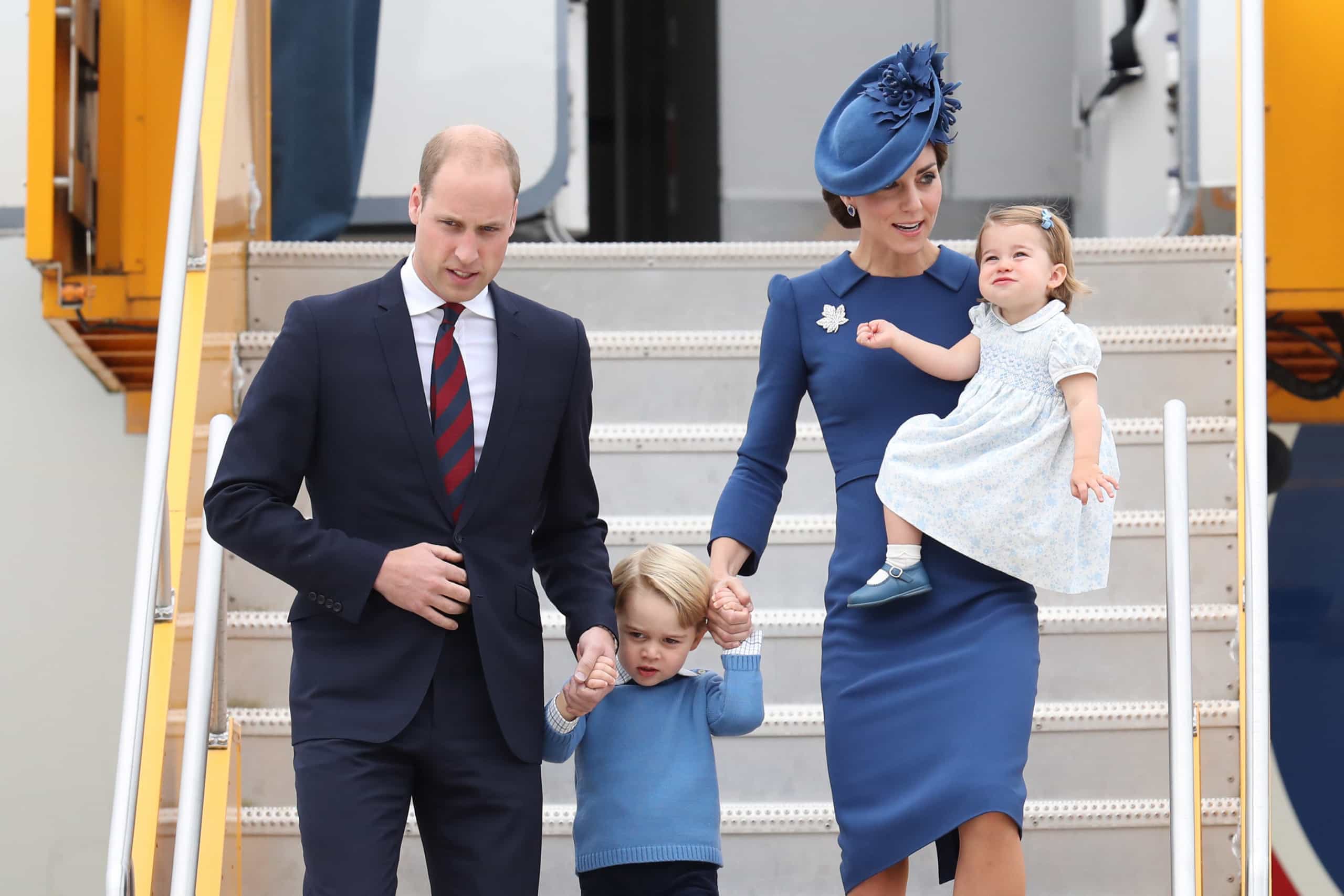 Фото кейт с детьми фотошоп. Уильям и Кейт Миддлтон. Принц Вильям и Кейт Миддлтон. Герцог Кембриджский Уильям дети. Принц Джордж Уэльский.