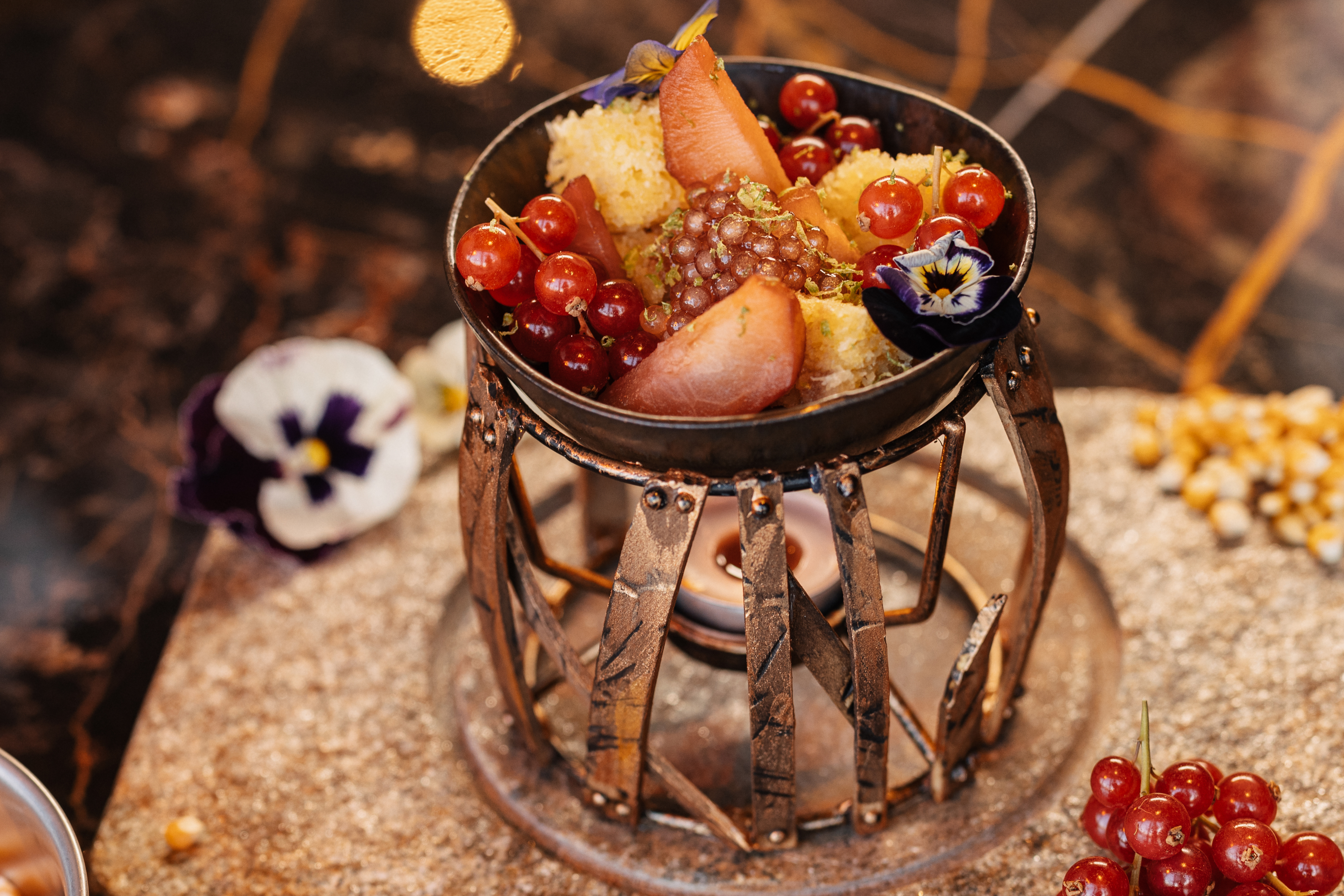 Sopa com francesinha e sobremesa com barricas. É assim a nova carta do restaurante Dona Maria