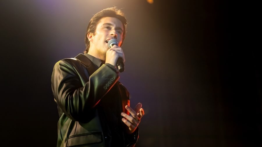 Já vimos o primeiro episódio de “Tony”, série inspirada na vida de Tony Carreira. Vai haver lágrimas