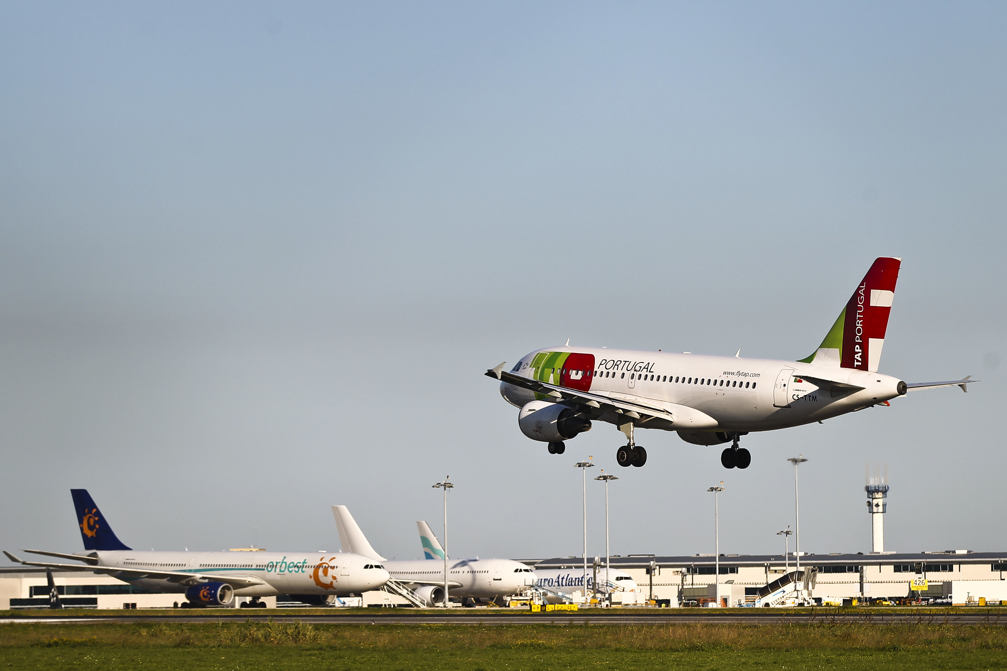 Escassez de combustível para aviação pode afetar turismo e crescimento económico português