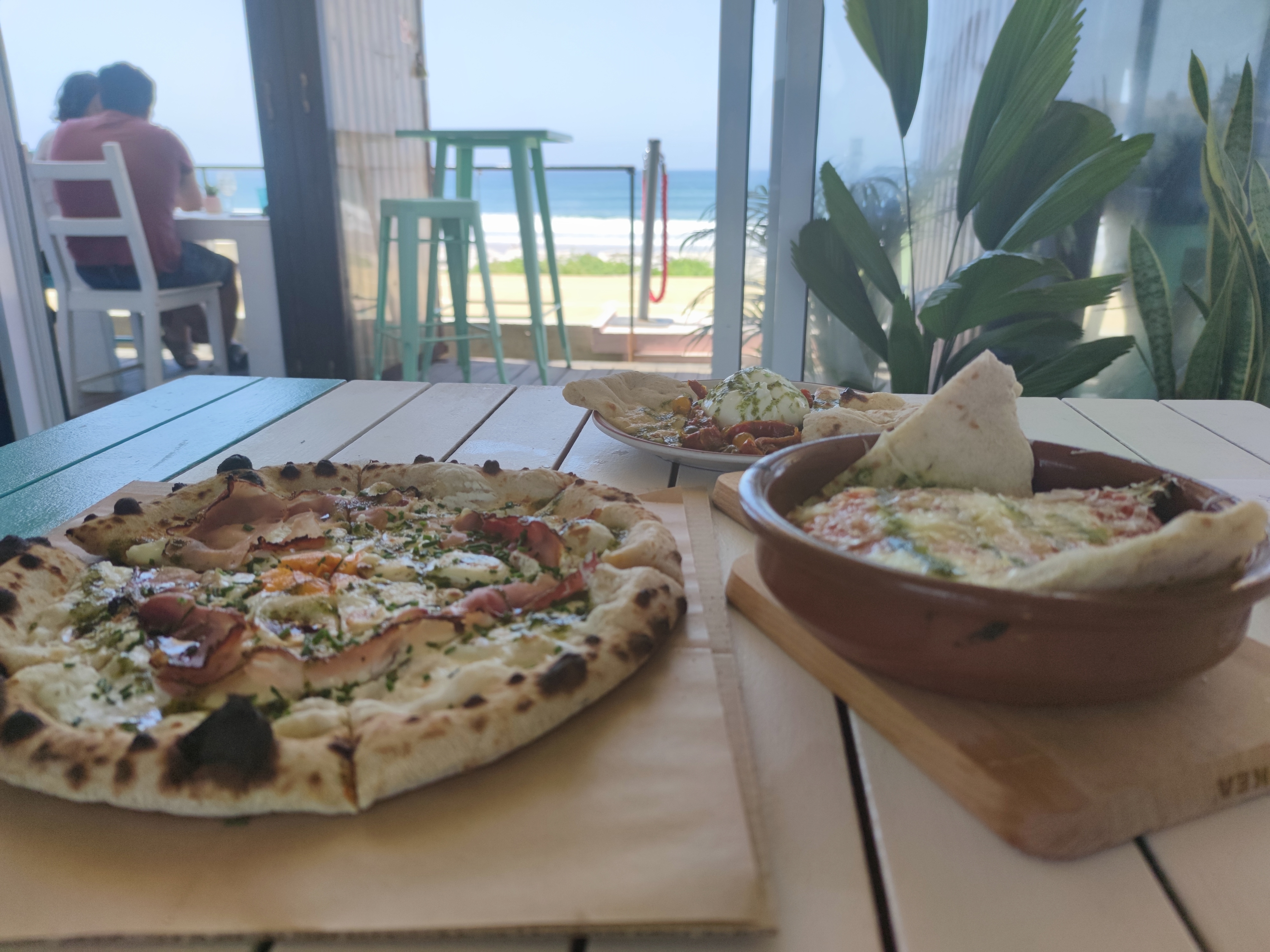 Palms Blitz. Pizza napolitano-húngara à beira-mar e a margarita mais explosiva de Portugal