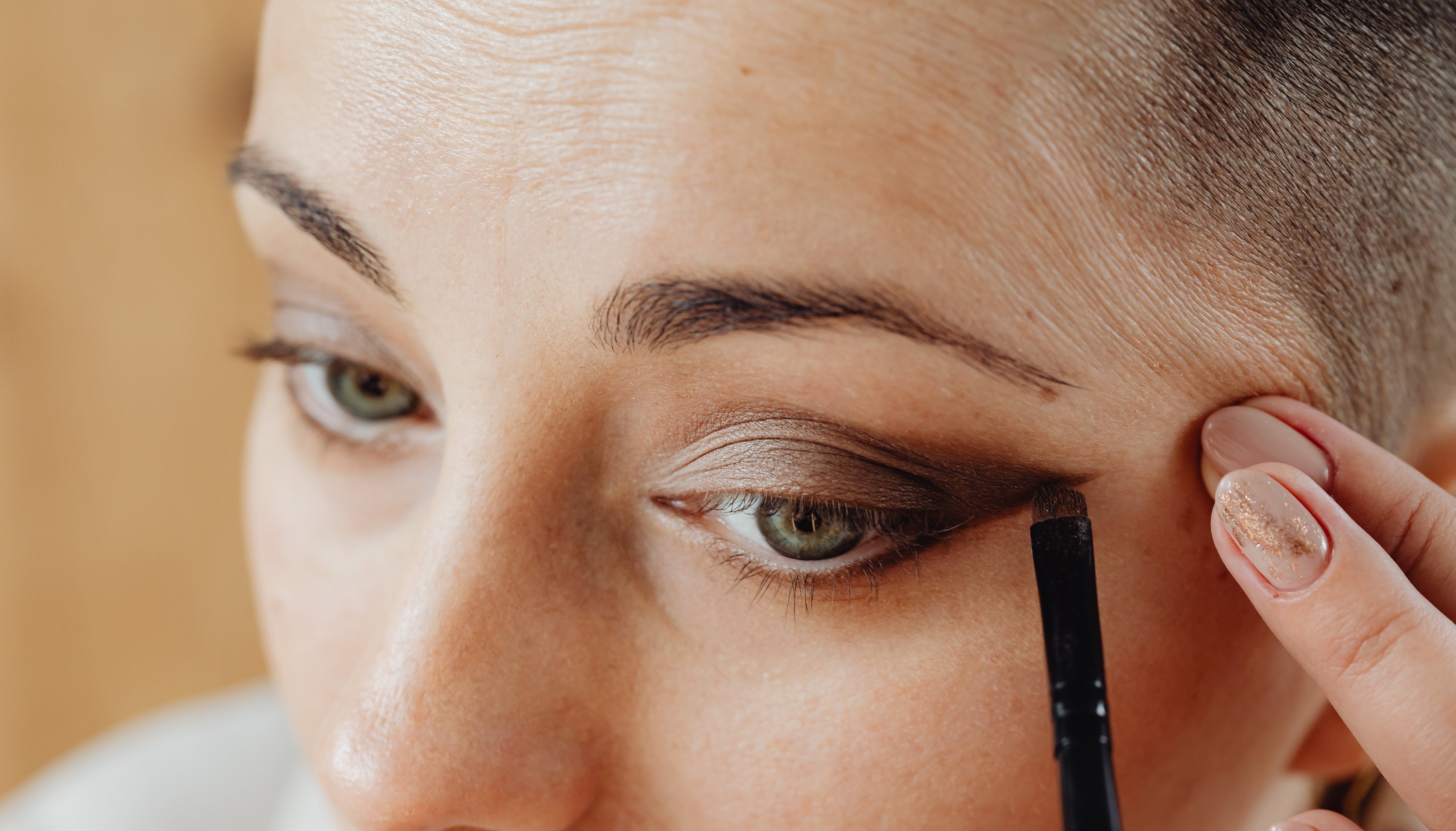 Esta clássica marca de beleza entra em 2024 cheia de novidades — e com um lápis que não desaparece